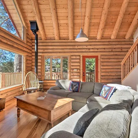 Updated Groveland Cabin With Wraparound Deck!